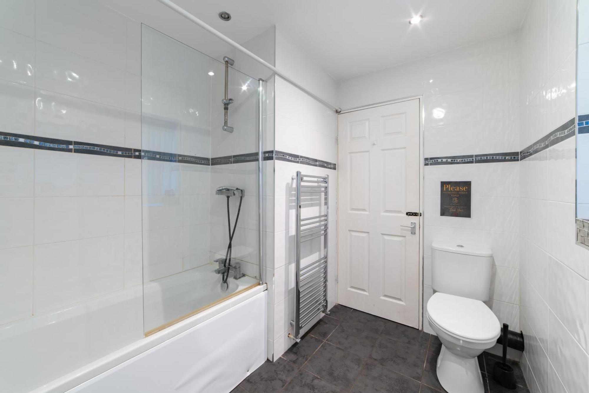 Cozy Rooms In Shared Accommodation Near Anfield Stadium With Parking And Wifi Liverpool Bagian luar foto
