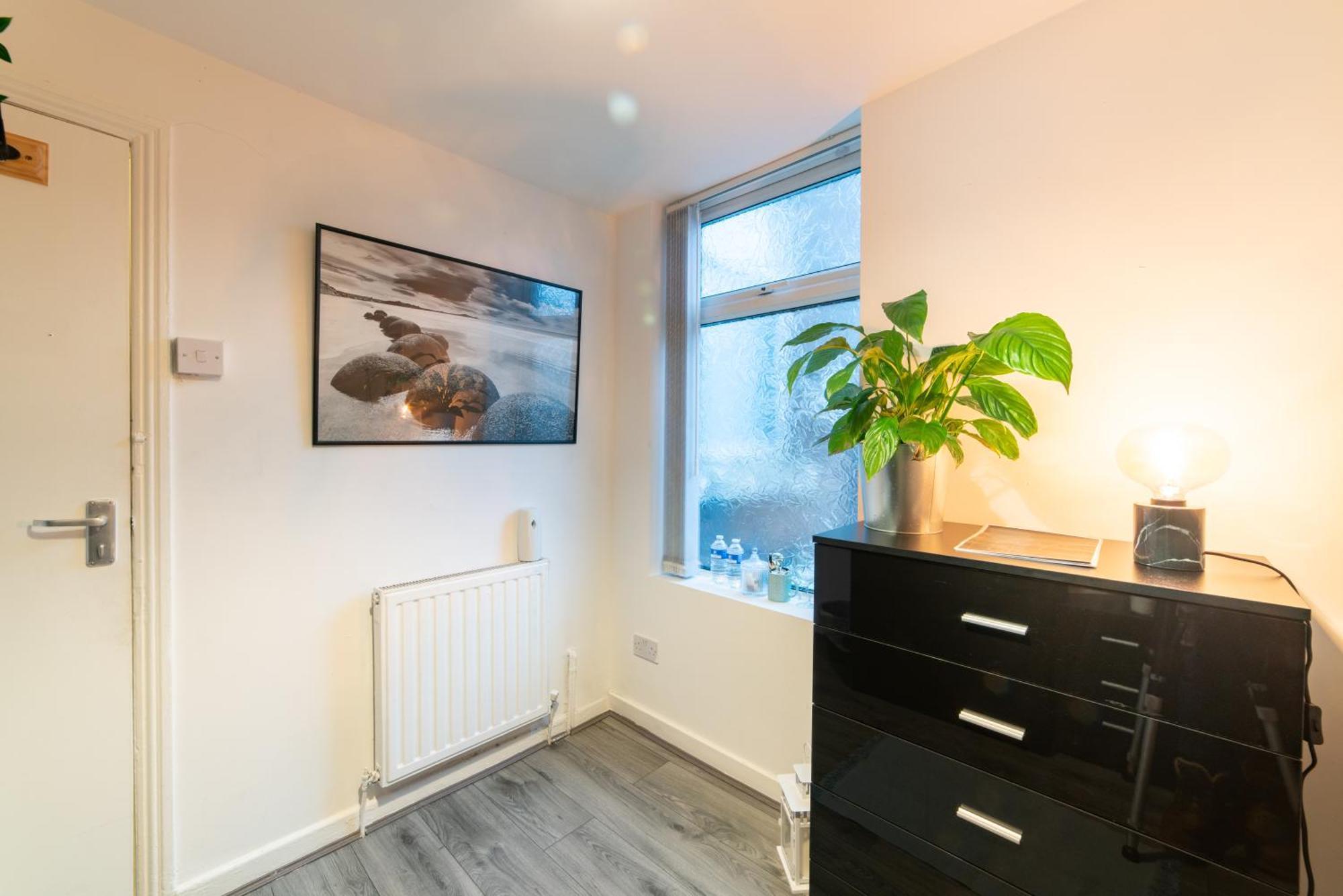 Cozy Rooms In Shared Accommodation Near Anfield Stadium With Parking And Wifi Liverpool Bagian luar foto