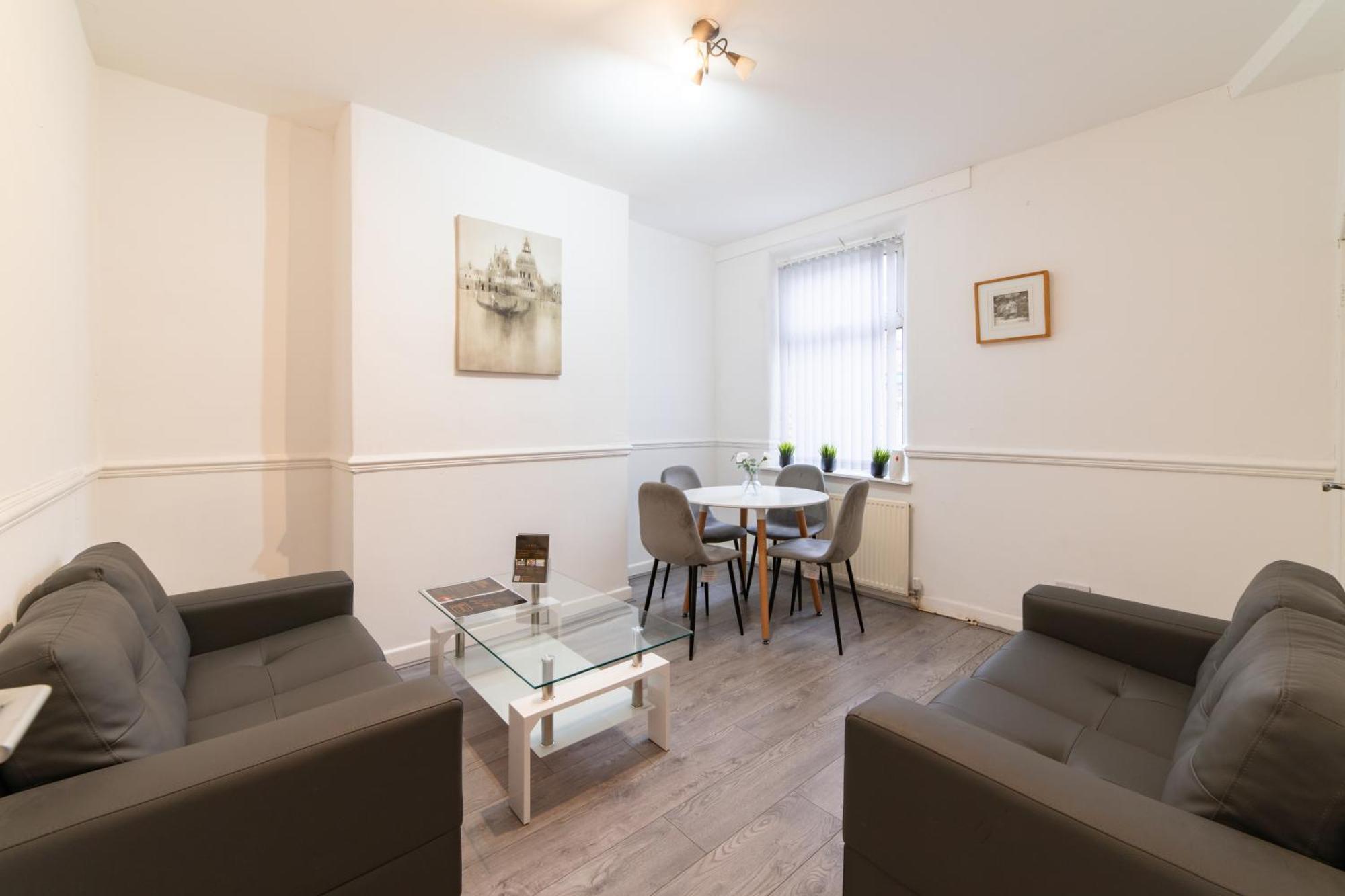 Cozy Rooms In Shared Accommodation Near Anfield Stadium With Parking And Wifi Liverpool Bagian luar foto