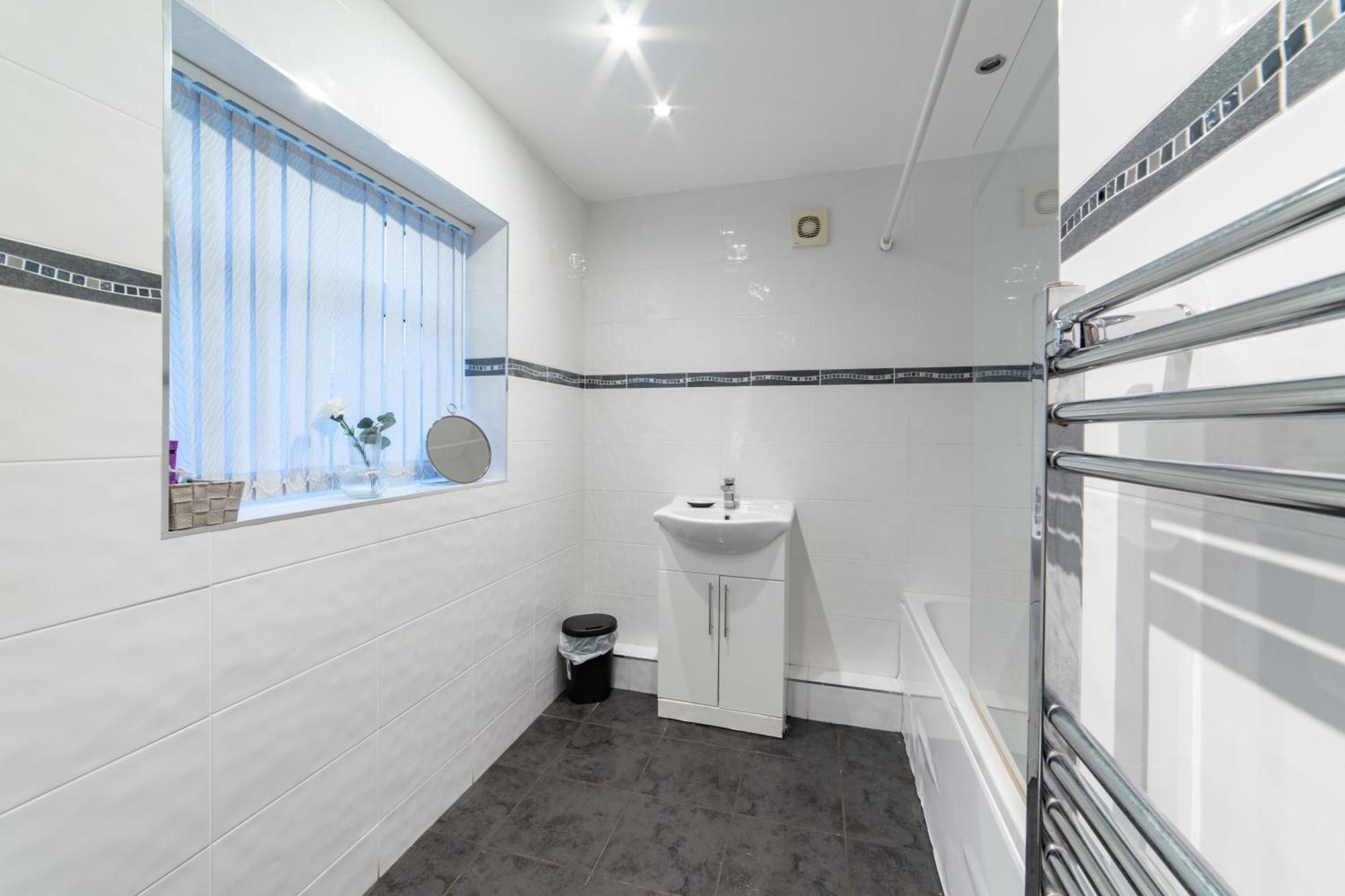 Cozy Rooms In Shared Accommodation Near Anfield Stadium With Parking And Wifi Liverpool Bagian luar foto