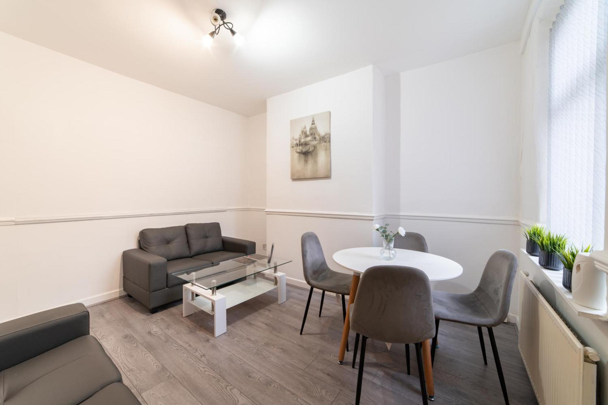 Cozy Rooms In Shared Accommodation Near Anfield Stadium With Parking And Wifi Liverpool Bagian luar foto