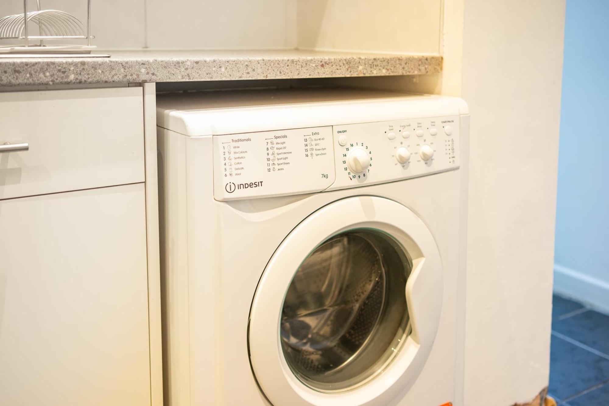 Cozy Rooms In Shared Accommodation Near Anfield Stadium With Parking And Wifi Liverpool Bagian luar foto